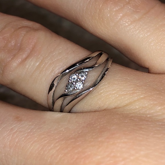 Ring - Picture 2 of 4